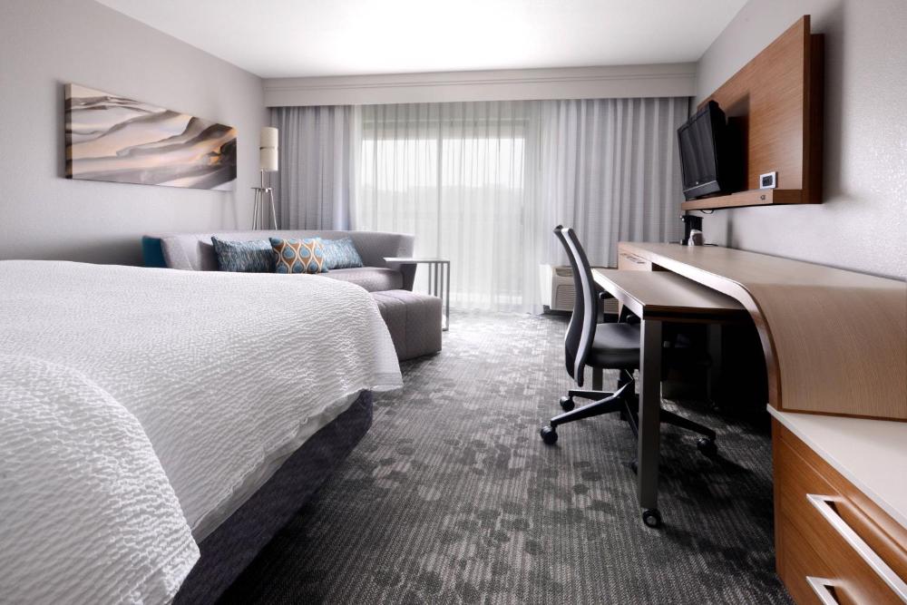 King Room with Sofa Bed and Balcony interior
